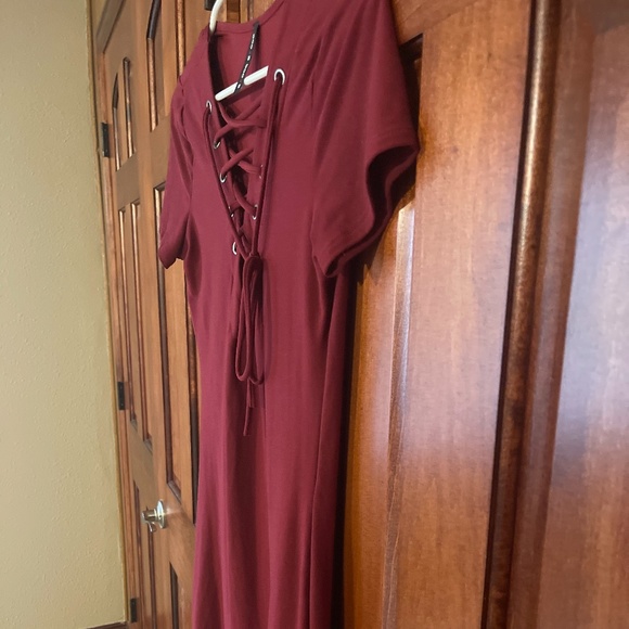 Fitted and flirty red dress to highlight your figure ✨🤩 - Picture 6 of 7